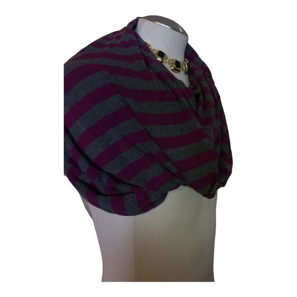 FRENZII by Jully Kang Purple Gray Infinity Scarf O/S Perfect to Style/Profile - Picture 5 of 10